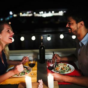 Couple having dinner at Baytowne Wharf