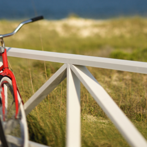 beach cruiser bike near beach